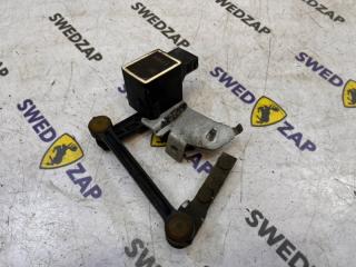 Датчик положения кузова задний левый Volvo XC70 2008