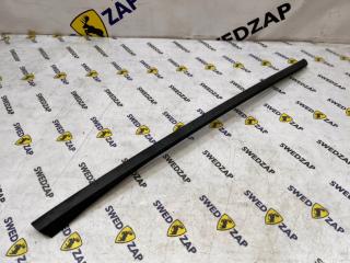 Молдинг лобового стекла правый Volvo XC70 2008