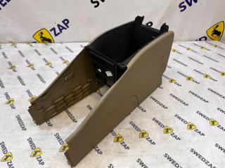 Подлокотник Volvo XC70 2008