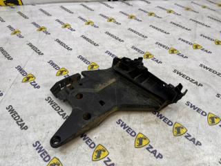 Кронштейн замка двери задний правый Volvo XC70 2010