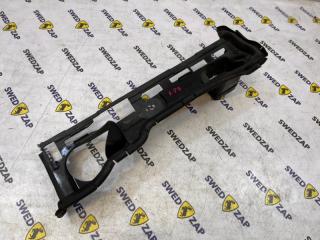 Диффузор радиатора левый Volvo S60