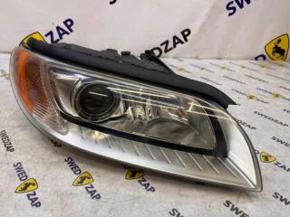 Фара поворотная правая Volvo XC70 2008