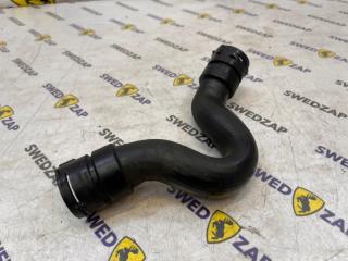 Патрубок радиатора Volvo XC70 2011