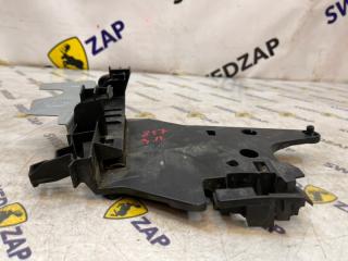 Кронштейн замка двери задний правый Volvo XC70 BZ