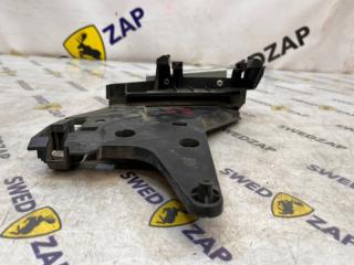 Кронштейн замка двери задний правый XC70 BZ