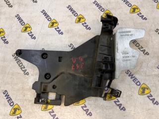 Кронштейн замка двери задний левый XC70 BZ