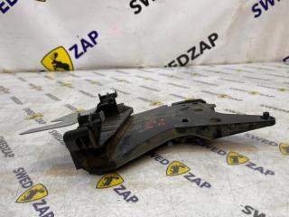 Кронштейн замка двери задний левый XC70 BZ