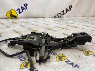 Кронштейн ручки двери передний правый S80 AS