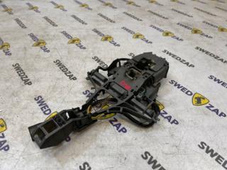 Кронштейн ручки двери передний правый Volvo XC70 2011