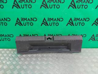 Фото запчасти кожух замка багажника Volkswagen Polo 2009-2020 Б/У запчасть Запчасть кожух замка багажника Volkswagen Polo 2009-2020