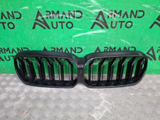 Запчасть решетка радиатора BMW M5 2020-нв