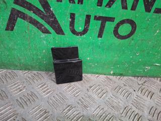 Фото запчасти заглушка буксировочного крюка задняя Cadillac Escalade 2014-2020 Б/У запчасть Запчасть заглушка буксировочного крюка задняя Cadillac Escalade 2014-2020