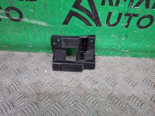 Запчасть кронштейн решетки радиатора правый Jaecoo J8 2024-нв