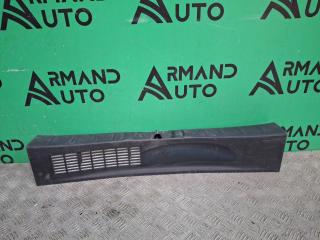 Запчасть кожух замка багажника Mitsubishi Outlander 2012-нв
