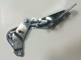 Петля капота левая Ford Focus 2000-2005