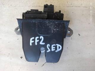 Замок крышки багажника Ford Focus 2 2005-2011