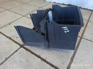 Корпус аккумулятора Ford C-MAX 2008-2011