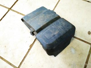 Крышка аккумулятора Ford Focus 2 2005-2010