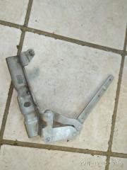 Петля капота правая Mercedes C 2002-2009
