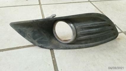 Решетка бампера под ПТФ левая Ford Focus 2 2008-2010