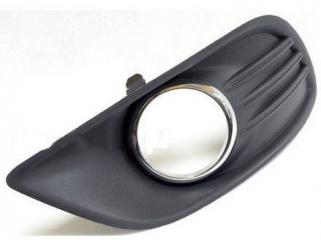 Решетка бампера под ПТФ левая Ford Focus 2 2008-2010