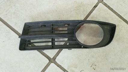 Решетка бампера под ПТФ левая Volkswagen Touran 2003-2006