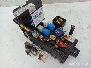 Блок предохранителей салонный Hyundai SANTA FE 2005