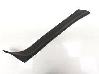 Запчасть накладка стойки лобового стекла передняя правая Лада Нива Тревел