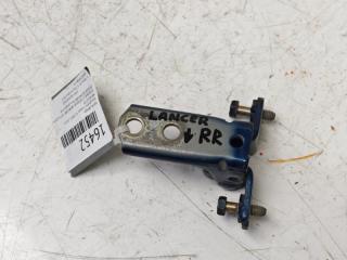 Запчасть петля двери Mitsubishi Lancer 2003-2010