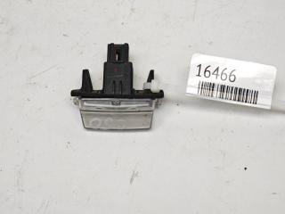 Запчасть фонарь подсветки номера Toyota Camry 2011-2018