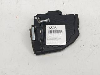 Запчасть замок двери задний левый Toyota Camry