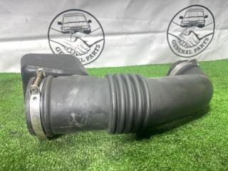 Патрубок воздушного фильтра передний Isuzu Bighorn UBS26 6VE1