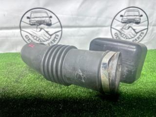 Патрубок воздушного фильтра передний Bighorn 2001 UBS26 6VE1