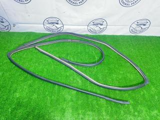 Уплотнительная резинка боковой двери передняя Toyota Land Cruiser Prado 2000