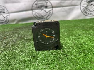 Часы передние Toyota Land Cruiser Prado 2001