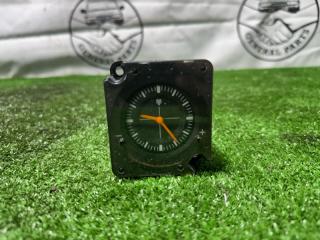 Часы передние Toyota Land Cruiser Prado 1997
