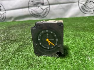 Часы передние Toyota Land Cruiser Prado 1997
