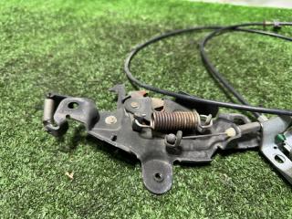 Замок капота передний Toyota Hilux Surf KDN185 1KD Замок капота передний Toyota Hilux Surf KDN185 1KD