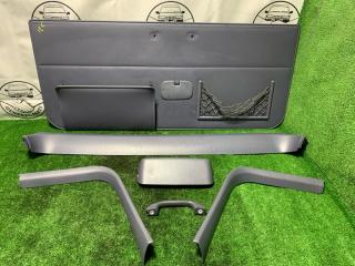 Обшивка двери багажника задняя Toyota Land Cruiser Prado 1997