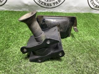 Крепление запасного колеса заднее Toyota Hilux Surf 1998 контрактная Крепление запасного колеса заднее Toyota Hilux Surf 1998