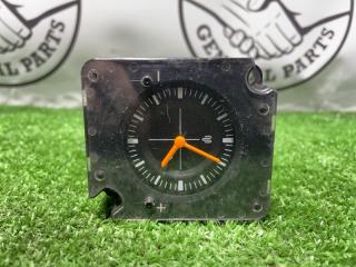 Часы передние Toyota Land Cruiser Prado 1997