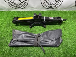 Домкрат комплект Toyota Runx 2005