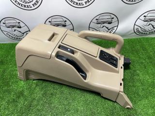 Бардачок между сиденьями Isuzu Bighorn 2001