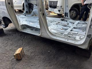 Порог кузова правый Toyota Vellfire 2008 контрактная Порог кузова правый Toyota Vellfire 2008