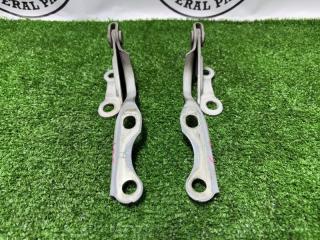 Петля капота Toyota Land Cruiser Prado 2000