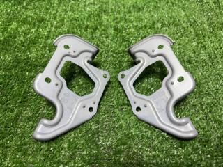 Крепление магнитофона Toyota Alphard 2010