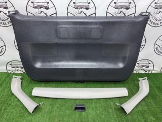 Обшивка двери багажника Toyota Alphard 2010
