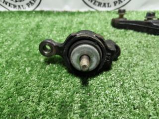 Крепление редуктора переднее Land Cruiser Prado 1998 KZJ95 1KZ Крепление редуктора переднее Land Cruiser Prado 1998 KZJ95 1KZ