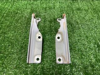 Петля капота Mitsubishi Delica 2006