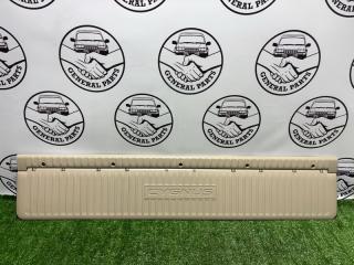 Запчасть накладка замка багажника Toyota Land Cruiser Cygnus 2003